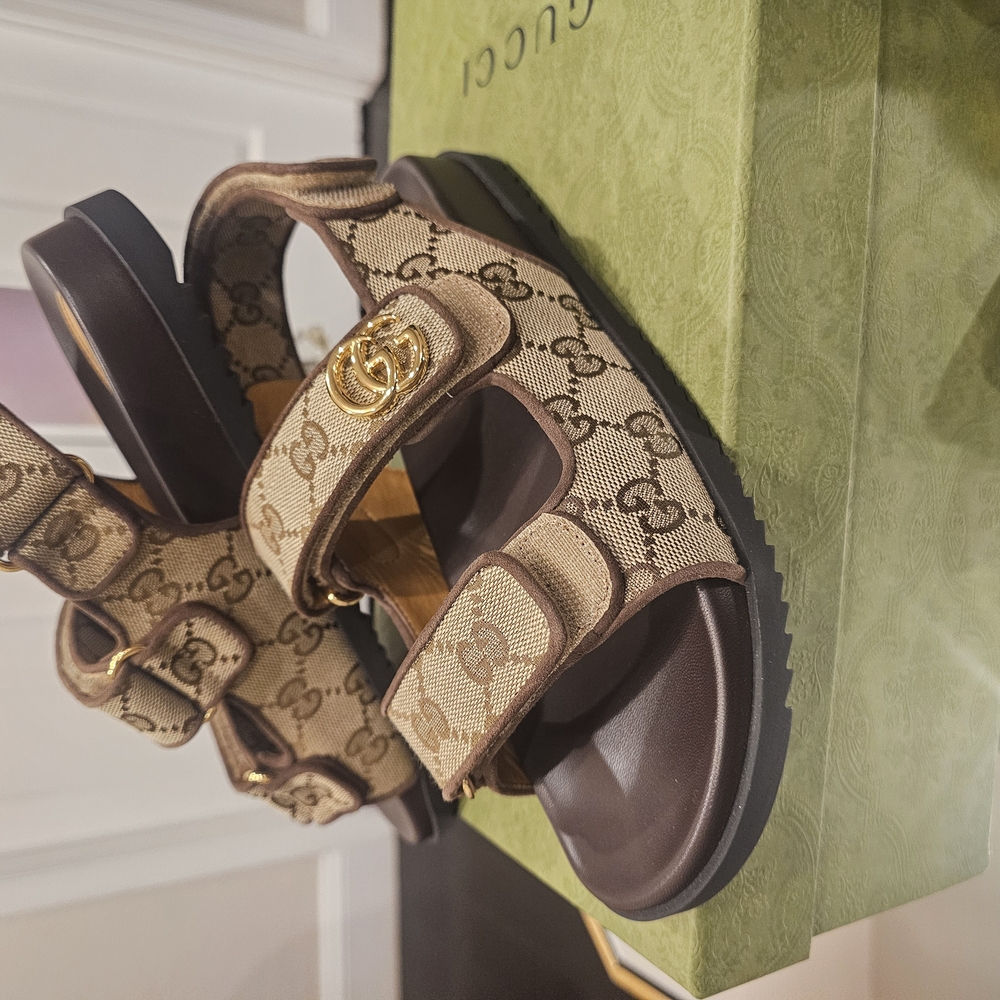 Gucci Brown Sandals with Interlocking Pattern - Picture 3 of 3
